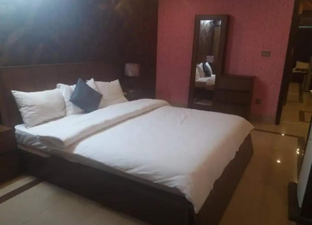 Pyramid International Guest House اسلام اباد المظهر الخارجي الصورة